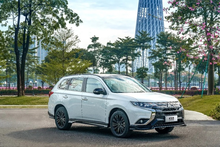 15万落地买日系紧凑型SUV,现在买三菱欧蓝德很划算