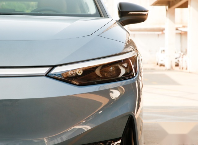 轴距比特斯拉Model 3还长，大众重磅纯电轿车上市，能成销量担当吗？