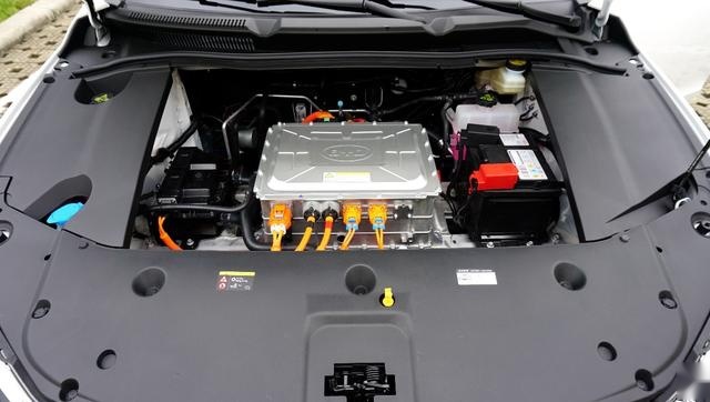 充电90分钟续航421km！抢先静态体验比亚迪全新秦EV