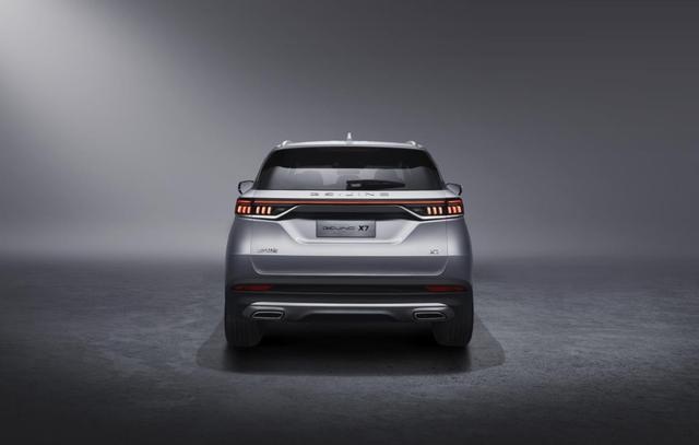又一款叫X7的新车上市，定位紧凑型SUV，10.49万起步