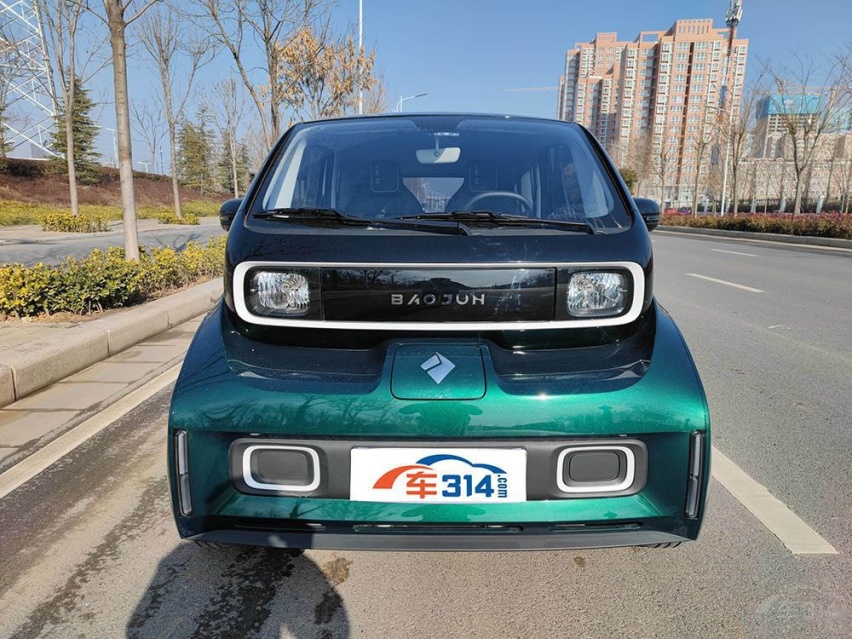 预算10万元，选QQ冰淇淋还是宝骏KiWi EV？