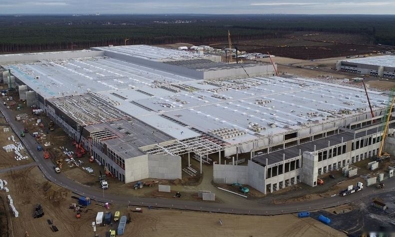 Nice车圈日报|日产计划建电池超级工厂，特斯拉正寻求收购芯片厂