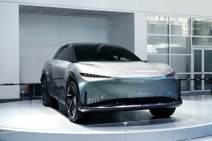 东风奕派北京车展上新，家庭智能大型SUV eπ008预售五小时订单破万