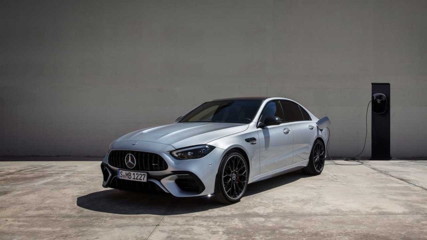 2.OT只是过渡！AMG C/E级密谋重新搭载V8发动机 有望2026