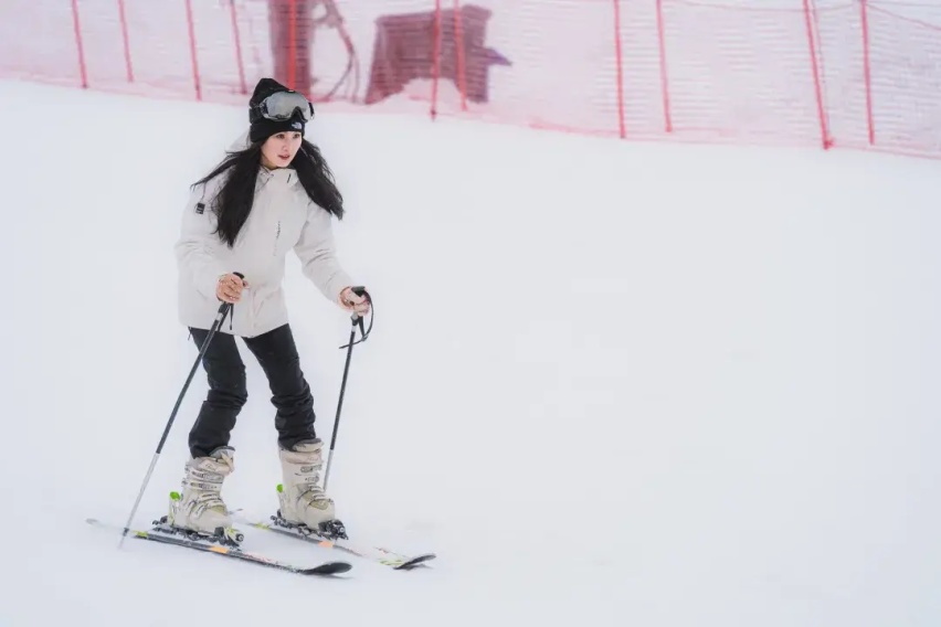 太子岭雪中行，美少女自驾天籁打卡记
