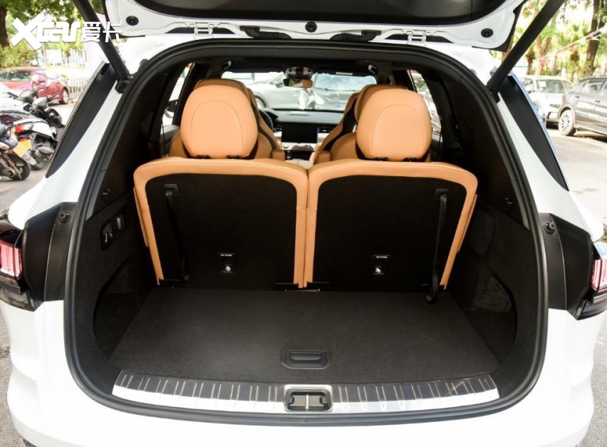 静态体验领克09 em-p远航版,2.0t 三电机,挑战理想l8有戏吗