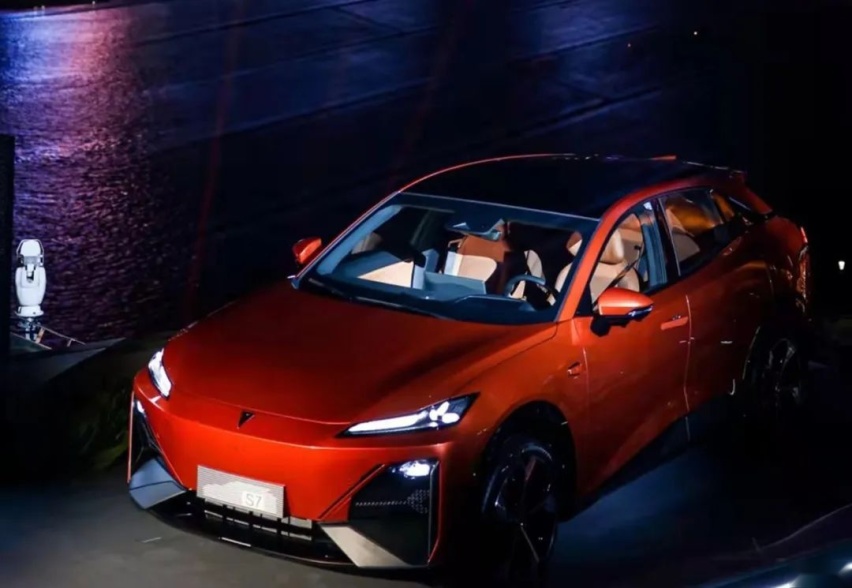 剑指Model Y？长安深蓝S7亮相