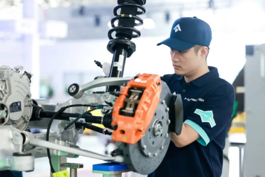 【E汽车】做“电动保时捷”，昊铂是认真的！