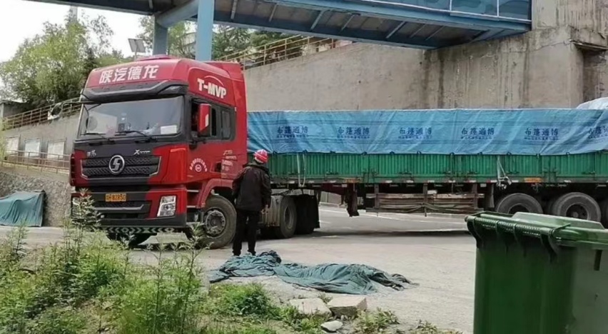 半挂车和9米6货车，谁更灵活？