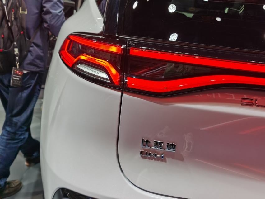 零百加速8.5s，百公里油耗5.3L，比亚迪唐DM-i 18.98万起售