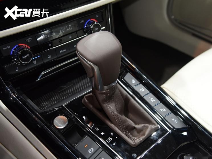 大众新款辉昂将于10月16日正式上市 搭载全新发光式车标