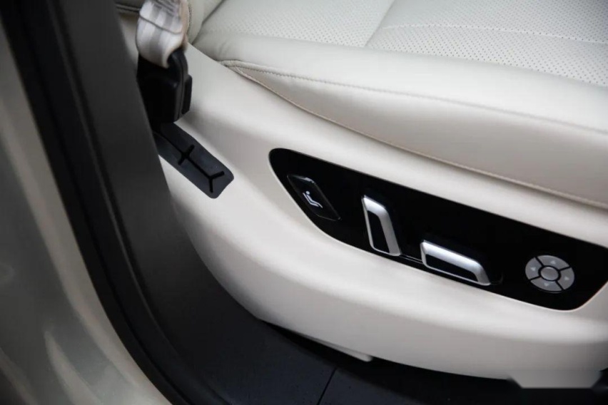 30万、插混、大六座SUV，这杯“蓝山”要硬刚理想L8？