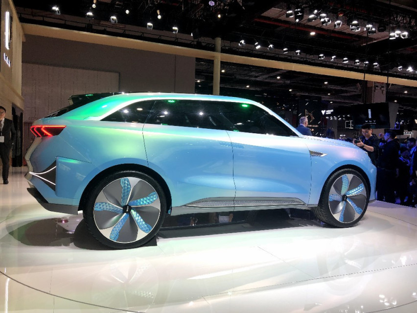 上海车展必看的概念车 WEY-X 4.6s破百 薄荷绿车身带你穿梭未来