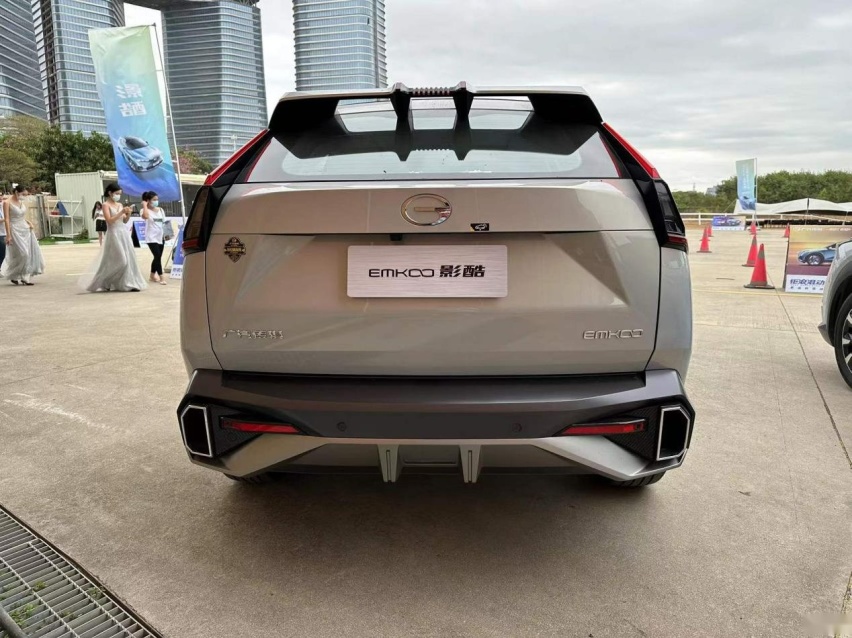 SUV挑战金卡纳，自主运动SUV，传祺影酷是来真的？