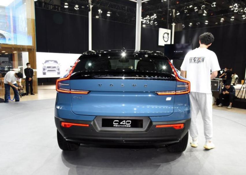 XC40变身后的C40，沃尔沃给其配了420公里续航，不高