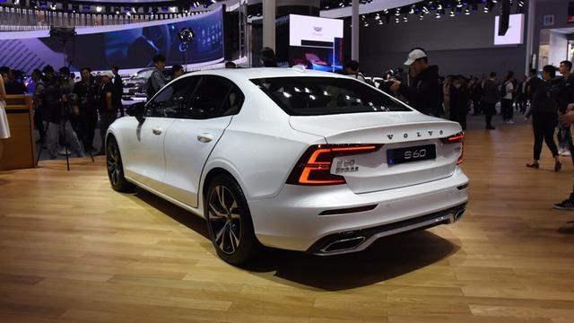 3分钟看车圈：720马力+四驱 日产GT-R50终于量产