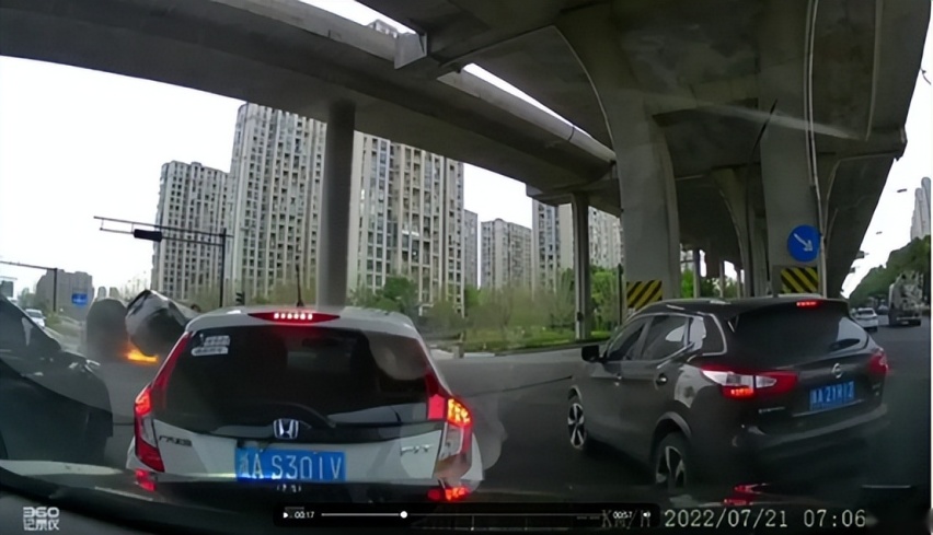 为什么有的红绿灯有倒计时而有的没有？这样真的方便吗？