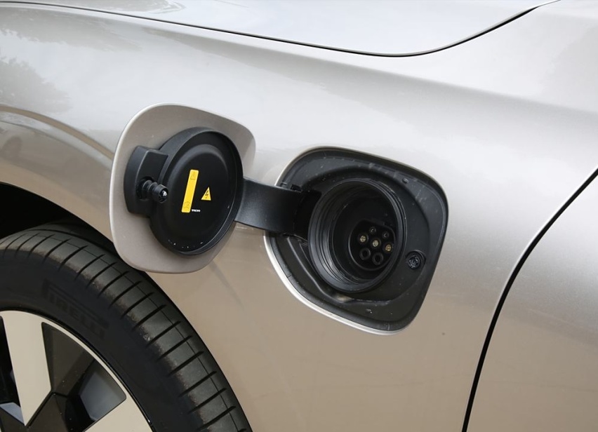 沃尔沃XC60 T8对比奥迪Q5L，看看豪华品牌新能源SUV有多强？