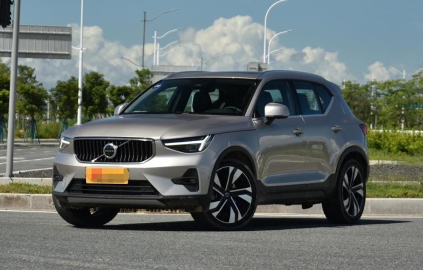 沃尔沃XC40对比全新林肯冒险家：安全领域的巅峰对决