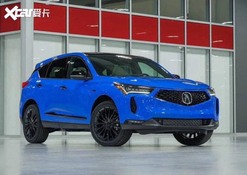 外观方面,新车前脸依旧延续家族"五边形盾形"进气格栅,且换上全新点阵