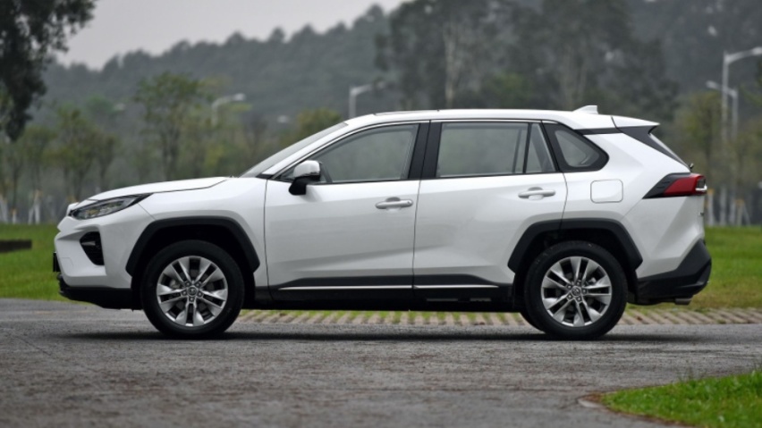 7个配置差异，差价3千，威兰达、RAV4荣放该选谁？