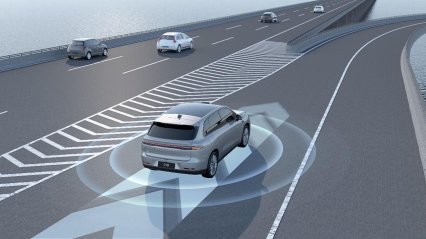 零跑C10对比深蓝S7，谁才是15万级最优增程车？