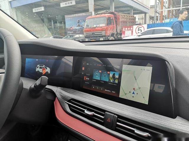 探店CS55 PLUS：能和CS75 PLUS一样帅么？