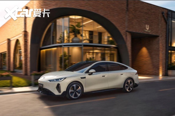 长续航智美纯电轿跑 风云A9开启预售 11.59万起