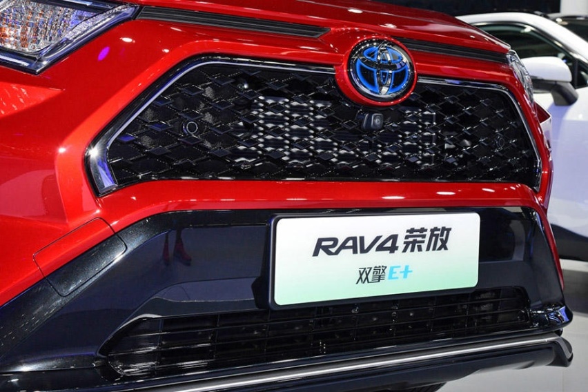 丰田RAV4荣放插电混动售24.88万起，三款车型哪款最值？