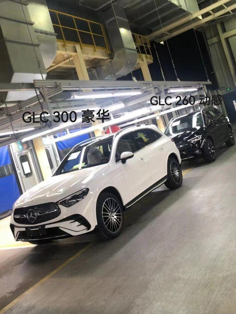 奔驰的开年大作，标配9AT+全时四驱，S级同款内饰，还有7座可选