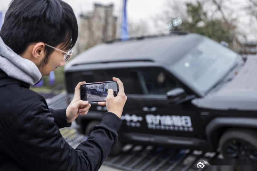 方程豹汽车豹5：超级混动硬派SUV，DMO超级混动越野平台实力展现