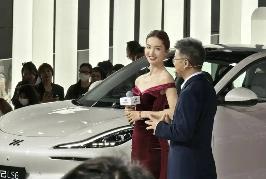 王晓秋督阵智己L6 发布会翻车，刘涛自嗨过后深夜道歉？