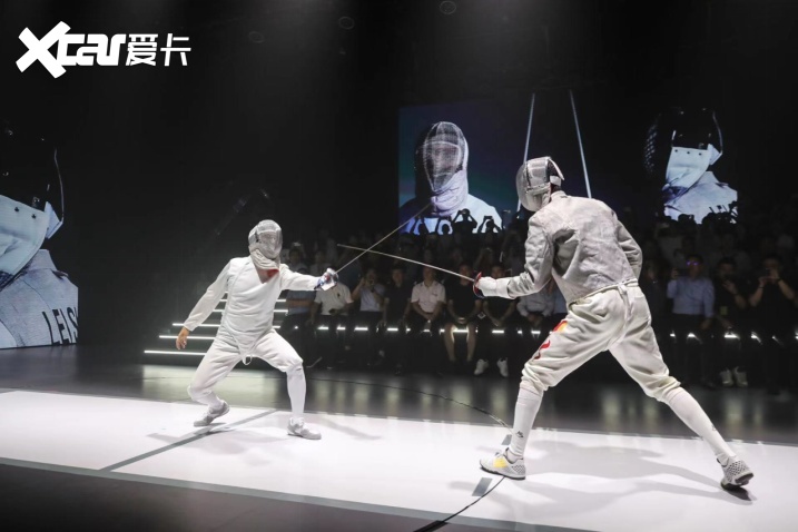 阿维塔11鸿蒙版“亮剑”上市，30万元起售