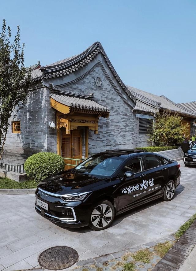 为品牌代言的定调之作——试驾BEIJING EU7