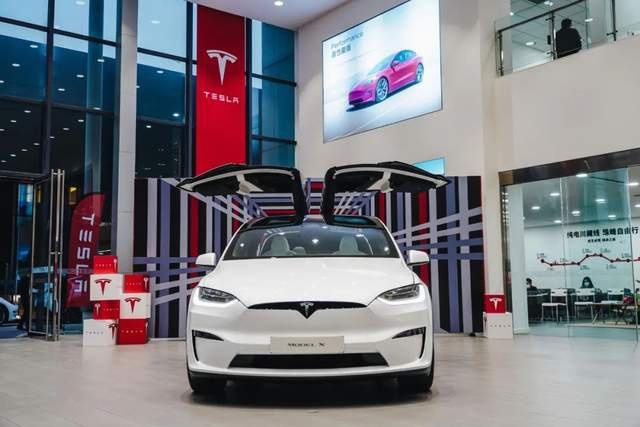 5年后的电动车啥样？看看特斯拉Model X Plaid就大致请清楚了