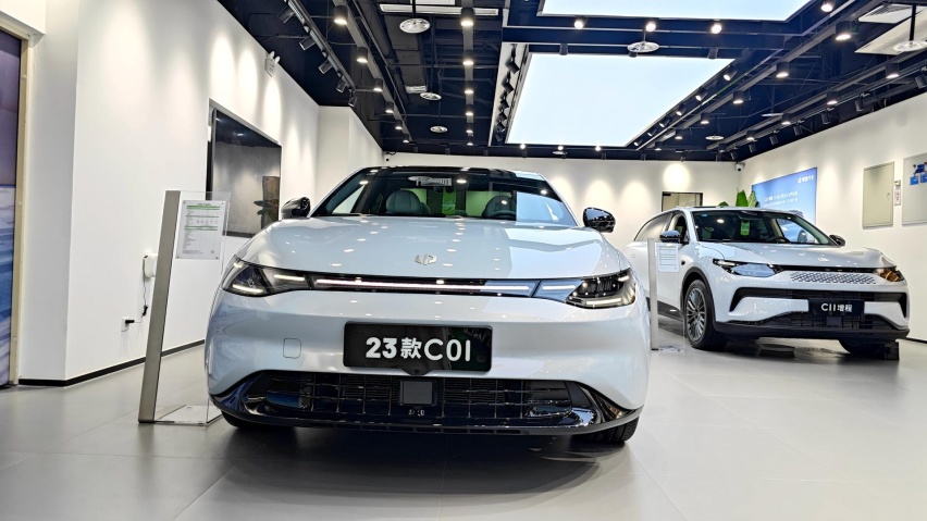 售价14.98万元起的中大型纯电轿车 探店实拍零跑C01 性价比如何？