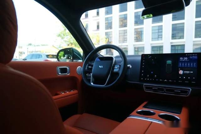 500万以内最好的家用SUV，家里领导坐了3天说：这车适合跑长途