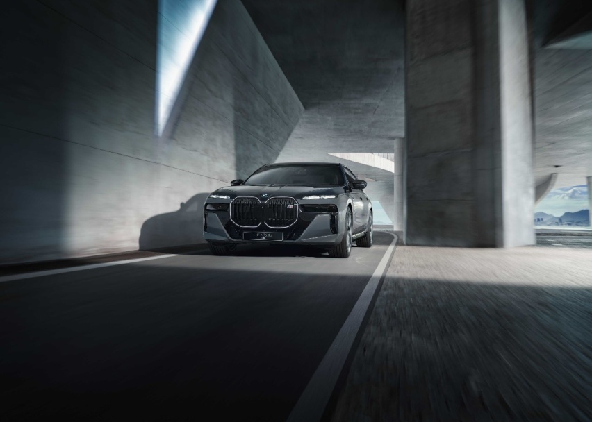 电动豪华应是什么样的？ 创新纯电动BMW i7或许是最好的答案