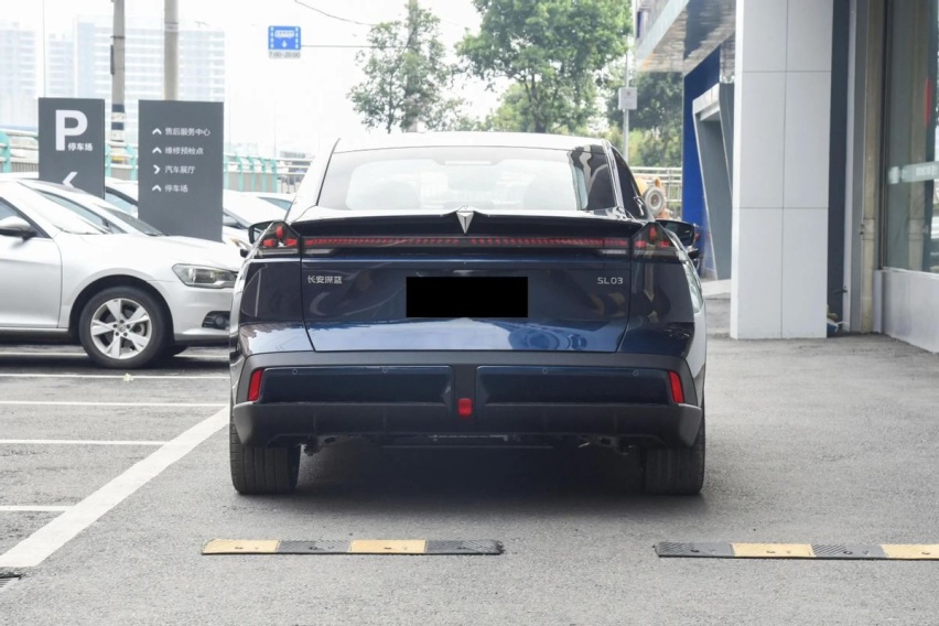 长安又出“新招”，深蓝SL03将推入门级新车，纯电续航仅100公里