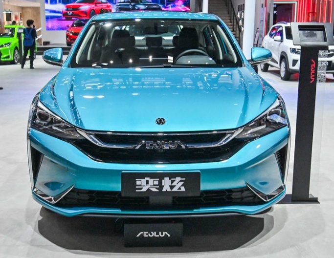 不足7万购买运动家轿，运动包围+獠牙前脸，油耗才5.6L