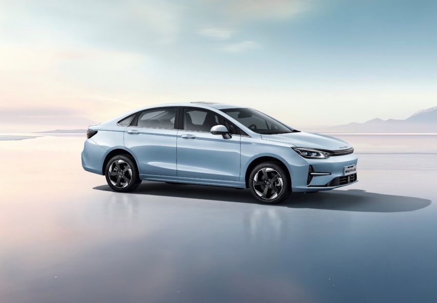 魔方、EU5 PLUS双“上新”，北京汽车“818贾冰嗨购节”正式启幕