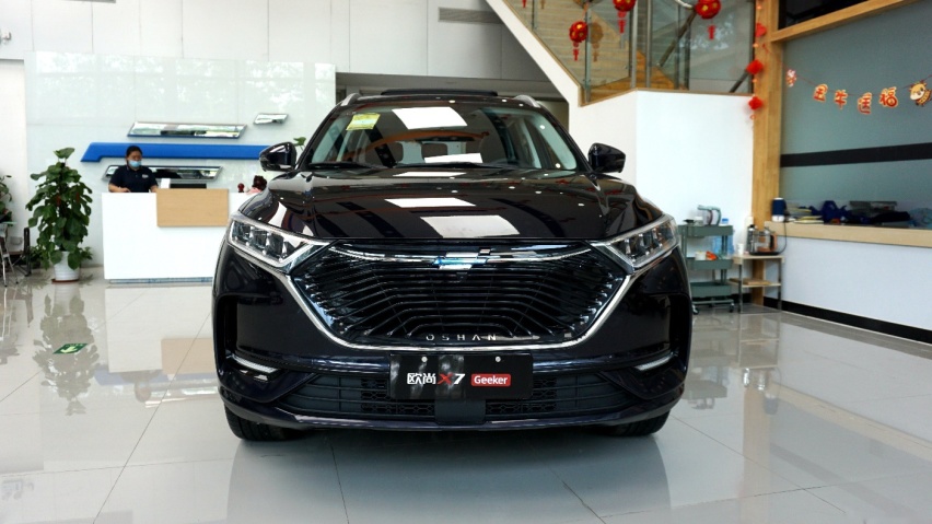 能刷脸开门的SUV，到店实拍长安欧尚X7 Geeker版