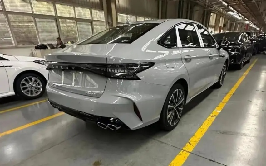 【e汽车】全新艾瑞泽8 GT实车谍照曝光