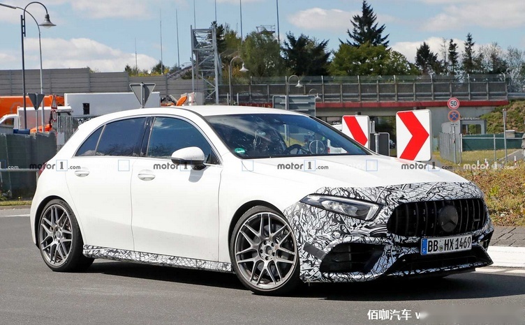 奔驰-AMG A45.png