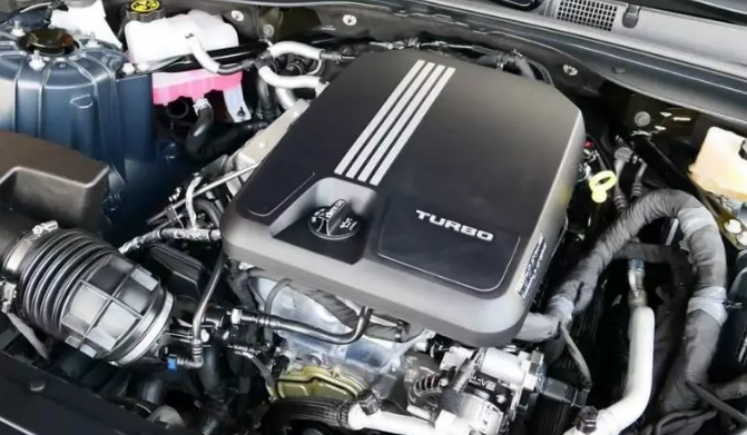 全新中型豪华后驱轿车，凯迪拉克CT5提供可变缸技术