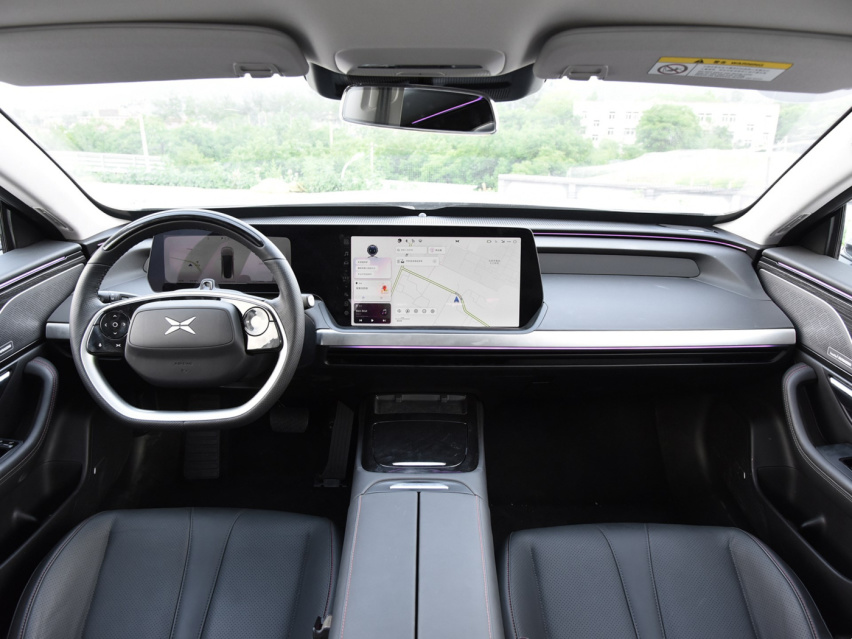比特斯拉Model3大一圈，配鹏翼门+智能音乐座舱，售价23.99万起
