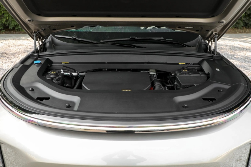 号称“奶爸车”，重新定义6座SUV，理想L8产品力如何？