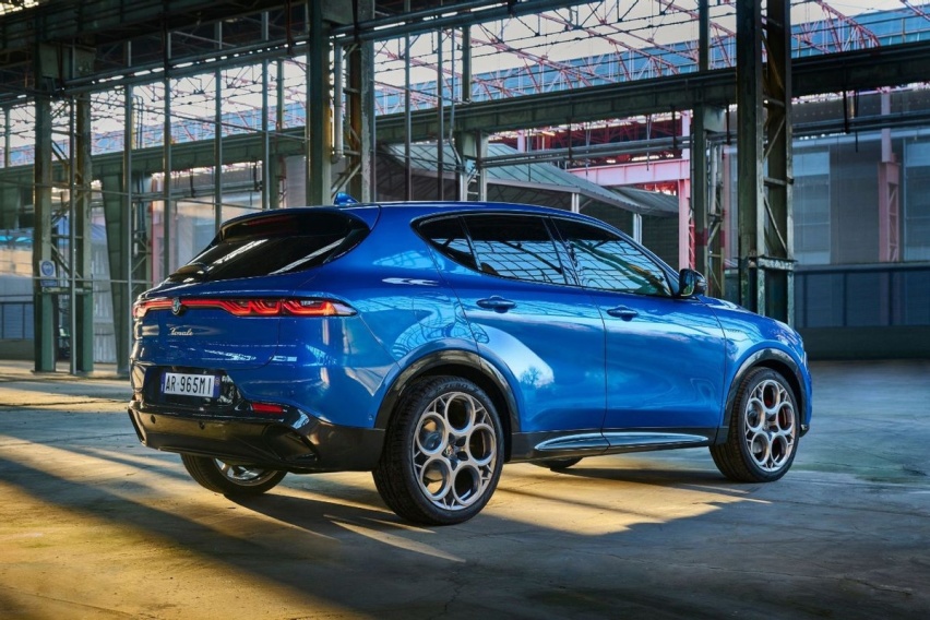 Stelvio的性感弟弟,2023款的阿尔法罗密欧Tonale即将登场