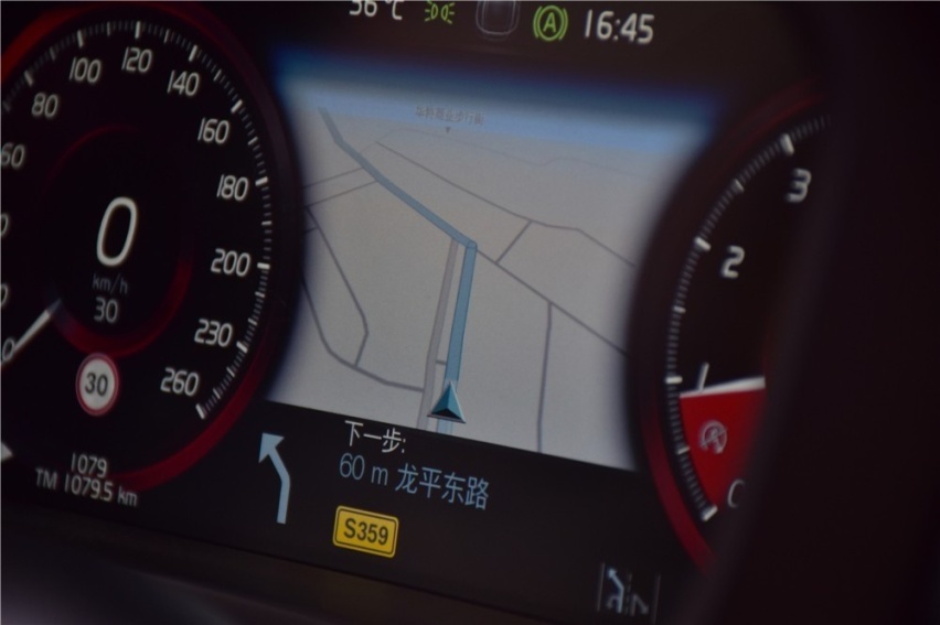 全新沃尔沃V60山路试驾：你虽然推头 但我依然很爱