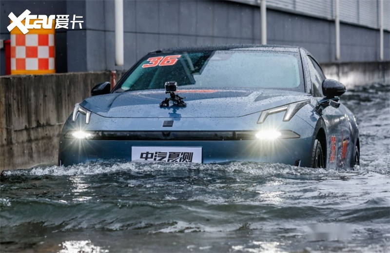 领克08夏测夺多项桂冠，性能与节能双丰收